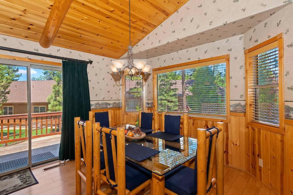 ビッグ・ベアー・レイク Teakwood - 3-Br Spa, Fire Pit, Quiet, Ac, Centrally Locatedヴィラ エクステリア 写真