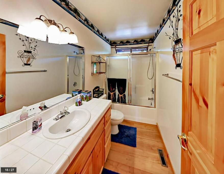 ビッグ・ベアー・レイク Teakwood - 3-Br Spa, Fire Pit, Quiet, Ac, Centrally Locatedヴィラ エクステリア 写真