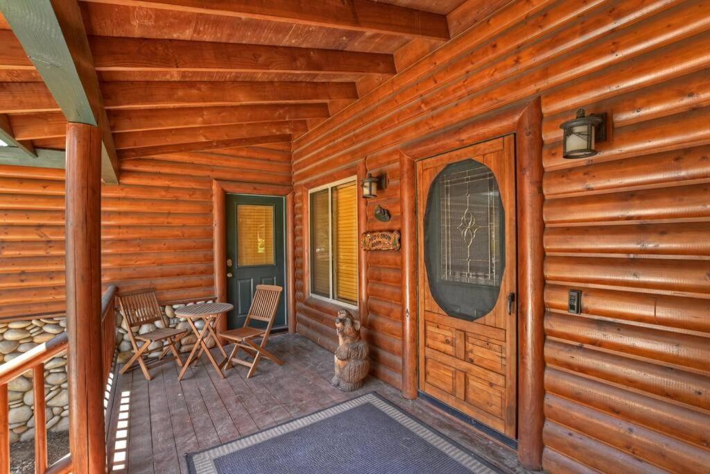 ビッグ・ベアー・レイク Teakwood - 3-Br Spa, Fire Pit, Quiet, Ac, Centrally Locatedヴィラ エクステリア 写真