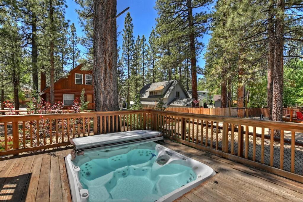 ビッグ・ベアー・レイク Teakwood - 3-Br Spa, Fire Pit, Quiet, Ac, Centrally Locatedヴィラ エクステリア 写真